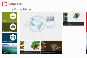 Za razliko od nekaterih drugih tablic Surface ni natrpan z odvečno programsko opremo, ki bi bila sama sebi namen. Med priloženimi izpostavimo Fresh Paint. Žejo po dodatnih aplikacijah si  pogasimo na tržnici Windows Store.